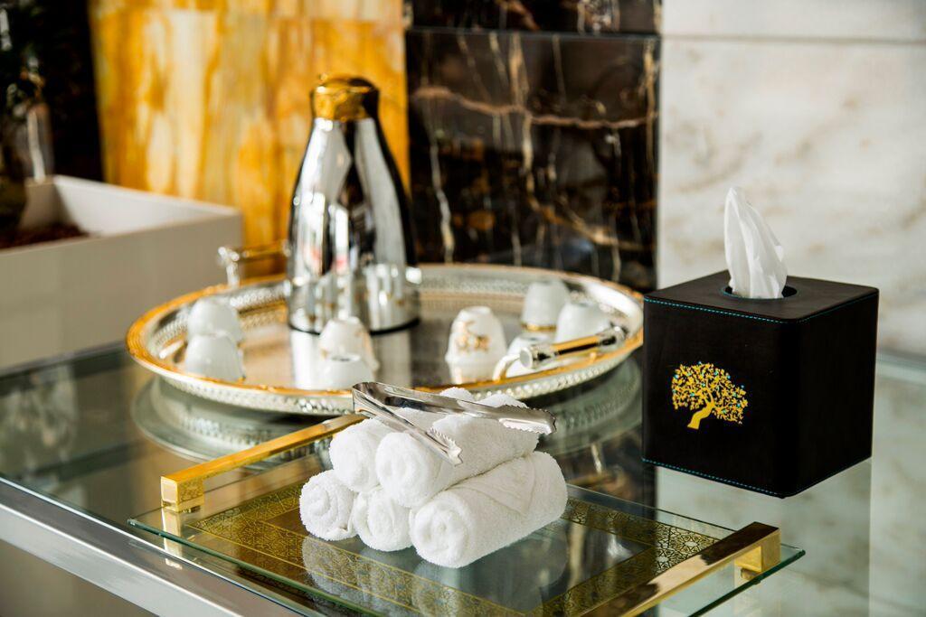 Jannah Burj Al Sarab Hotel Abu Dhabi Exterior foto A tissue box