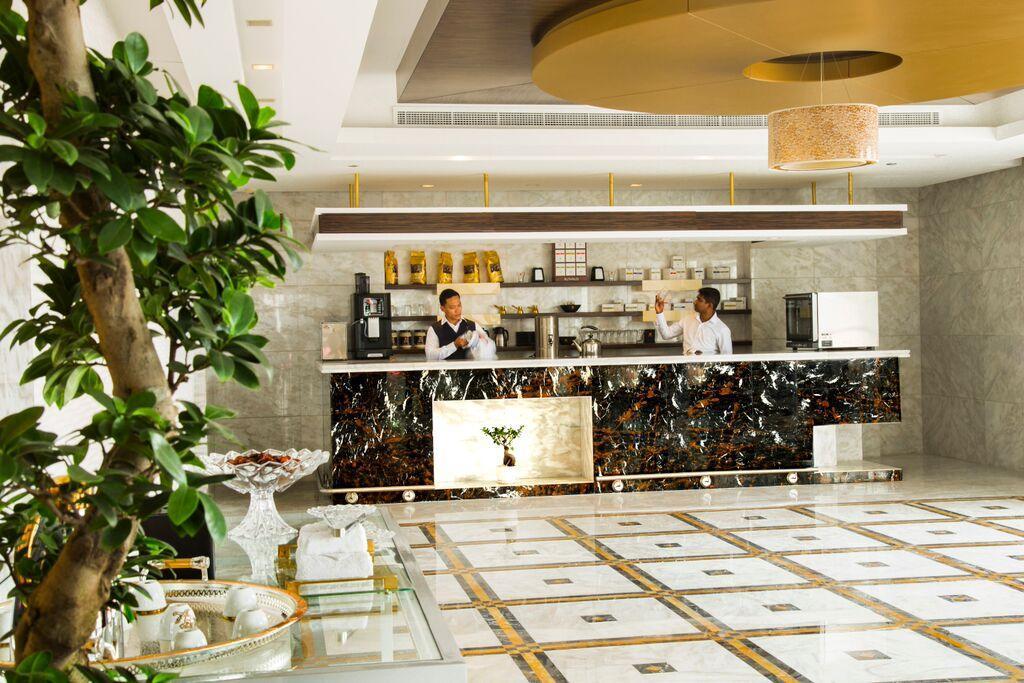 Jannah Burj Al Sarab Hotel Abu Dhabi Exterior foto Lobby