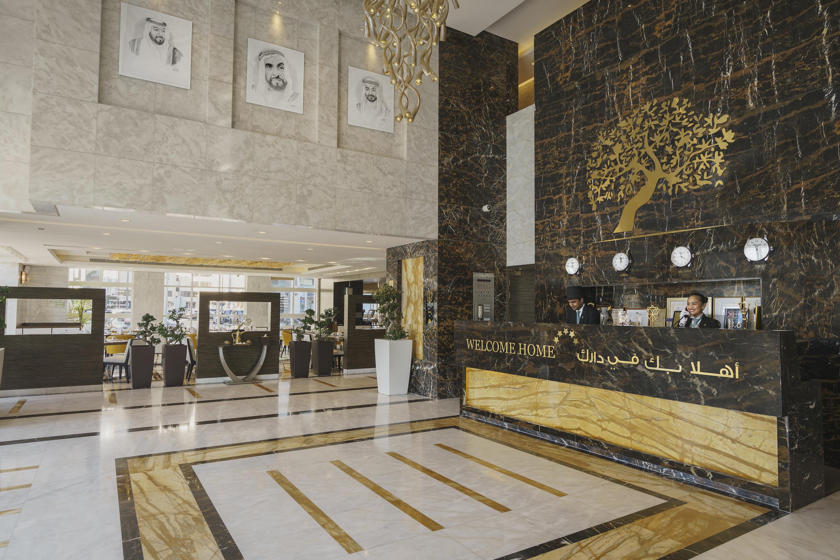 Jannah Burj Al Sarab Hotel Abu Dhabi Exterior foto Lobby