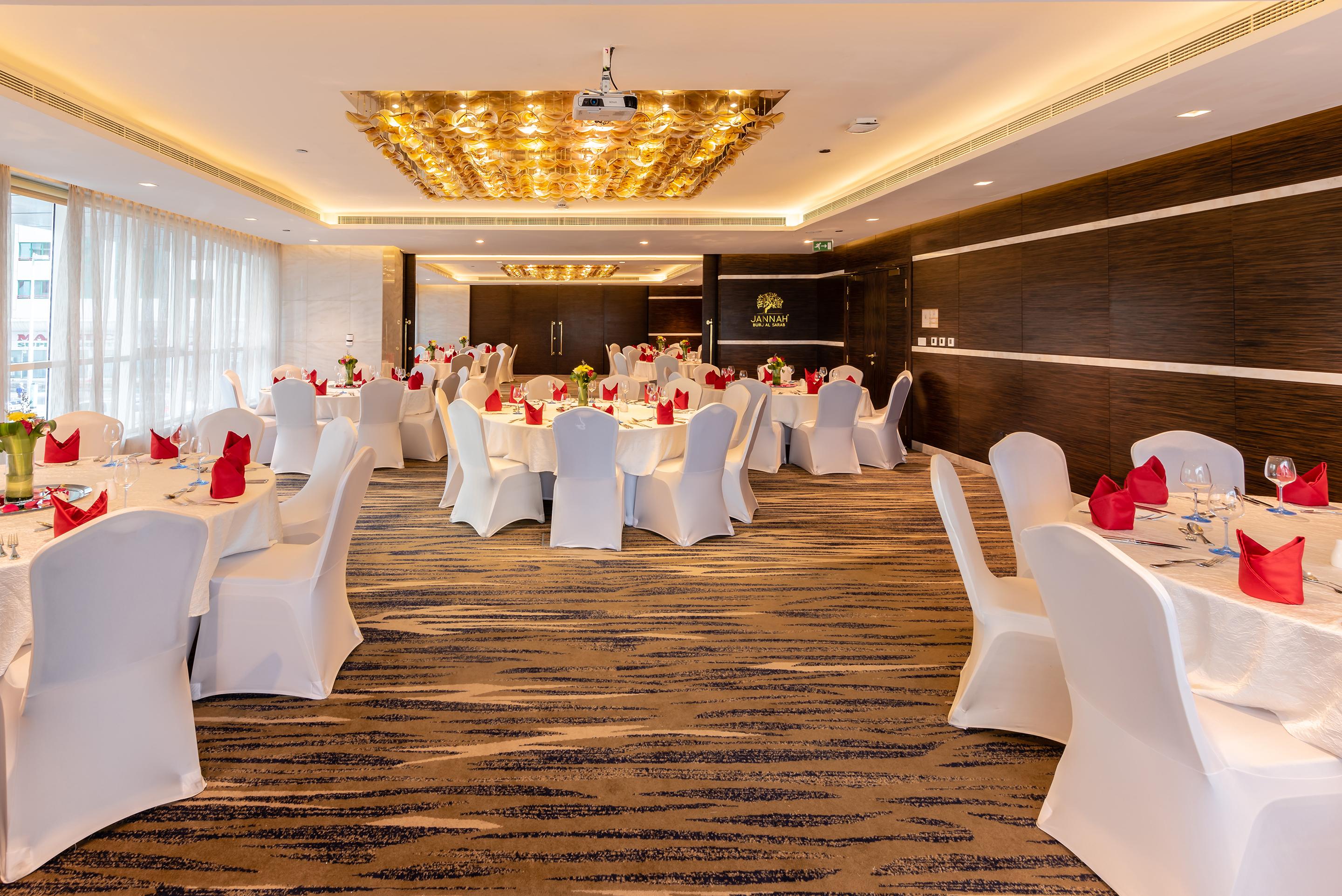Jannah Burj Al Sarab Hotel Abu Dhabi Exterior foto The ballroom