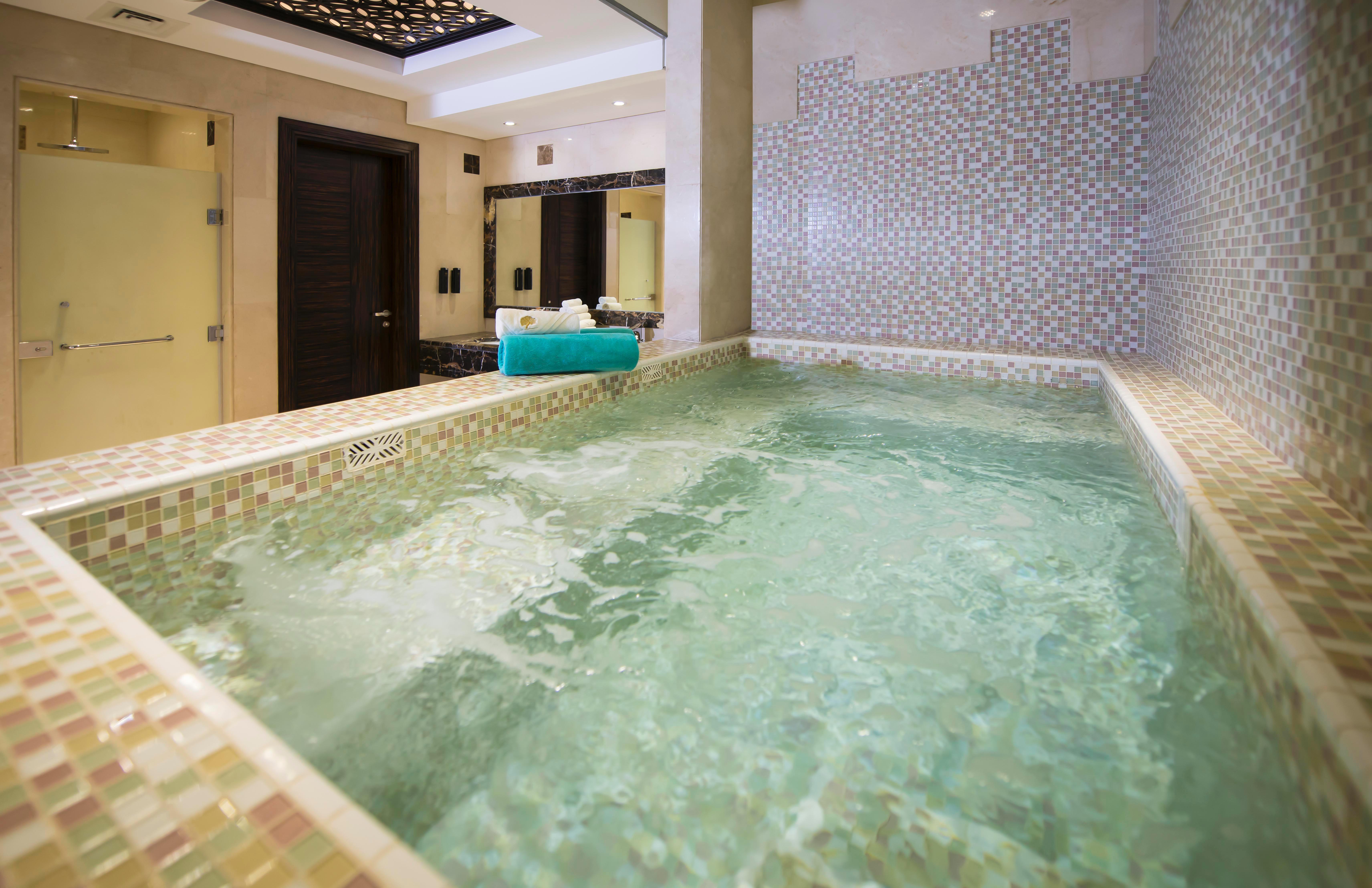 Jannah Burj Al Sarab Hotel Abu Dhabi Exterior foto A spa in a hotel