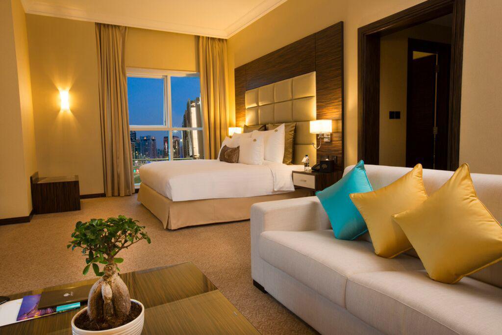 Jannah Burj Al Sarab Hotel Abu Dhabi Exterior foto A room at the hotel