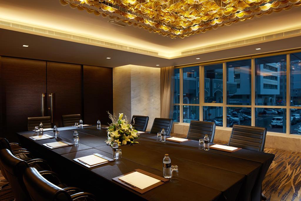 Jannah Burj Al Sarab Hotel Abu Dhabi Exterior foto Meeting room at The Oberoi, Mumbai