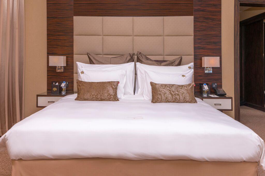 Jannah Burj Al Sarab Hotel Abu Dhabi Exterior foto A bed