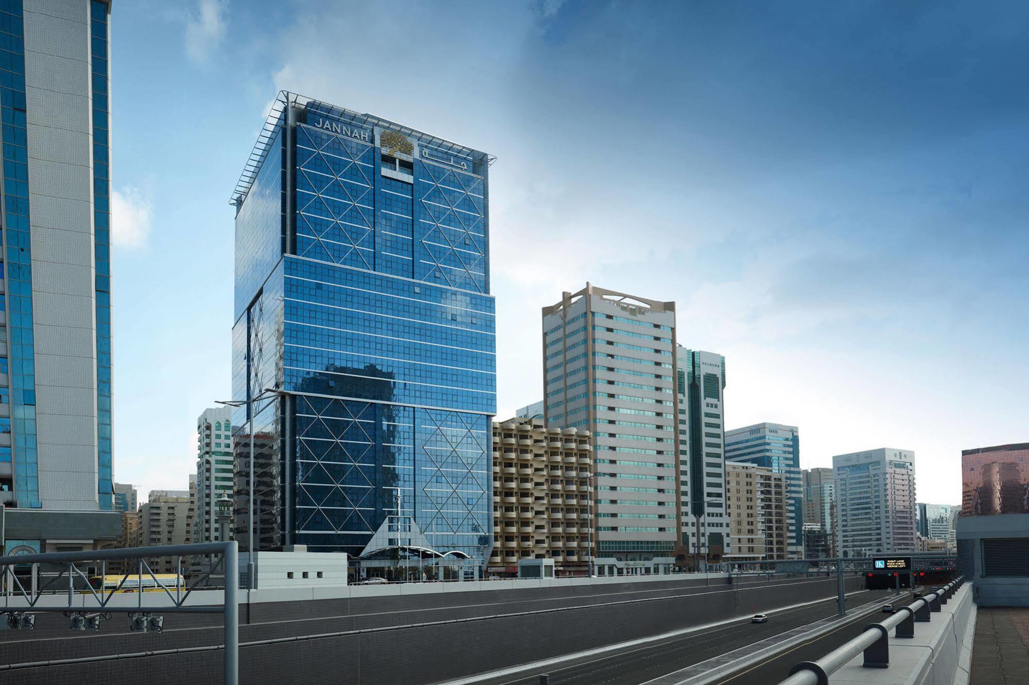 Jannah Burj Al Sarab Hotel Abu Dhabi Exterior foto The Business Bay skyline